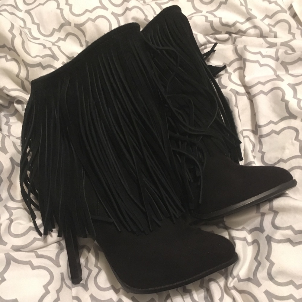 Trafaluc. Black suede Fringe booties.